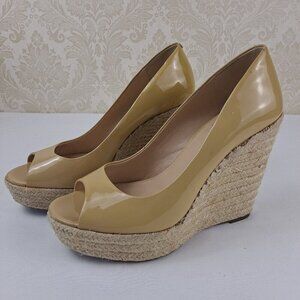Vince Camuto Totsi Size 8M Nude Patent Leather Espadrille Wedge Heels Peep Toe